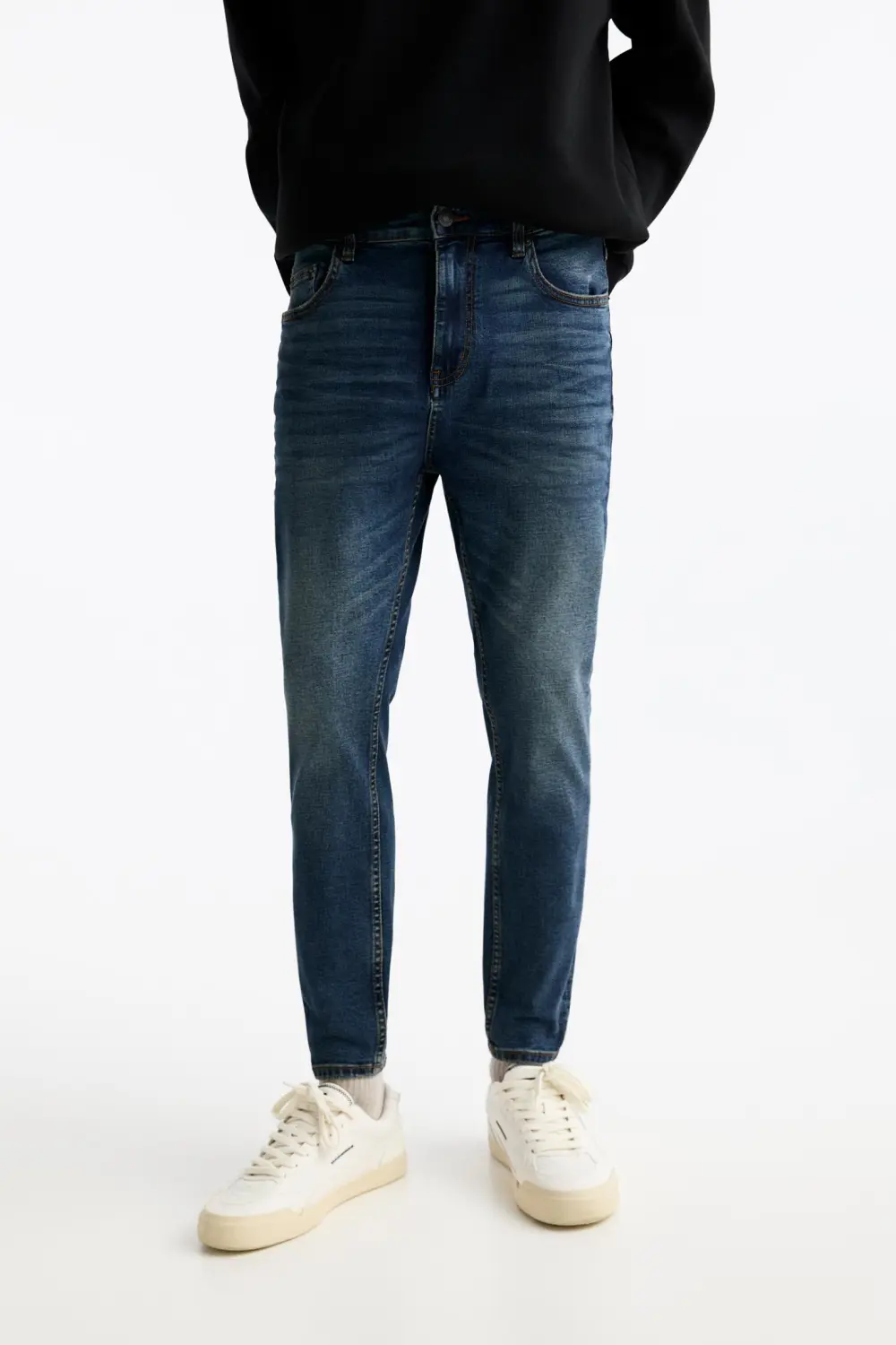 Washed carrot-fit jeans