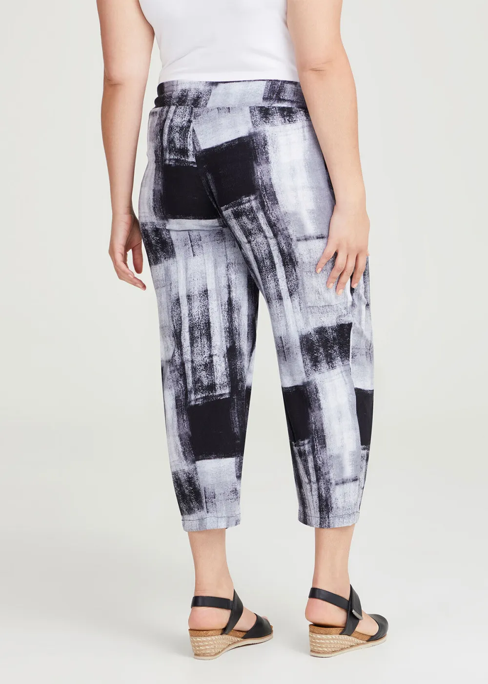 Natural Lia Abstract Crop Pant