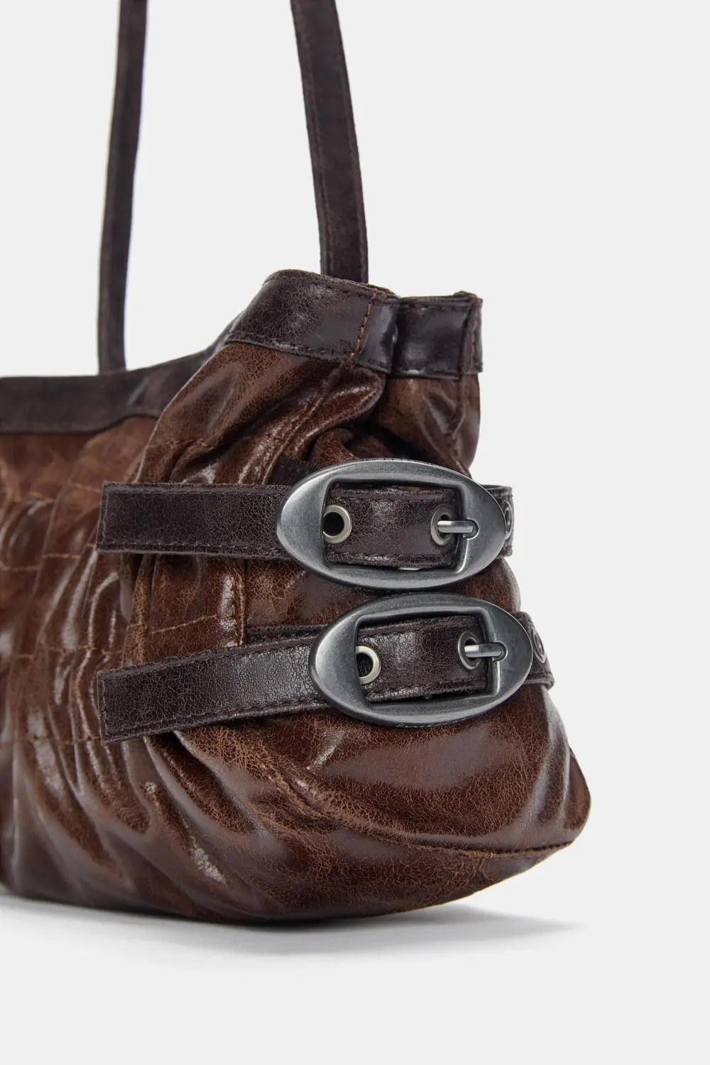 Bolso de hombro fruncido