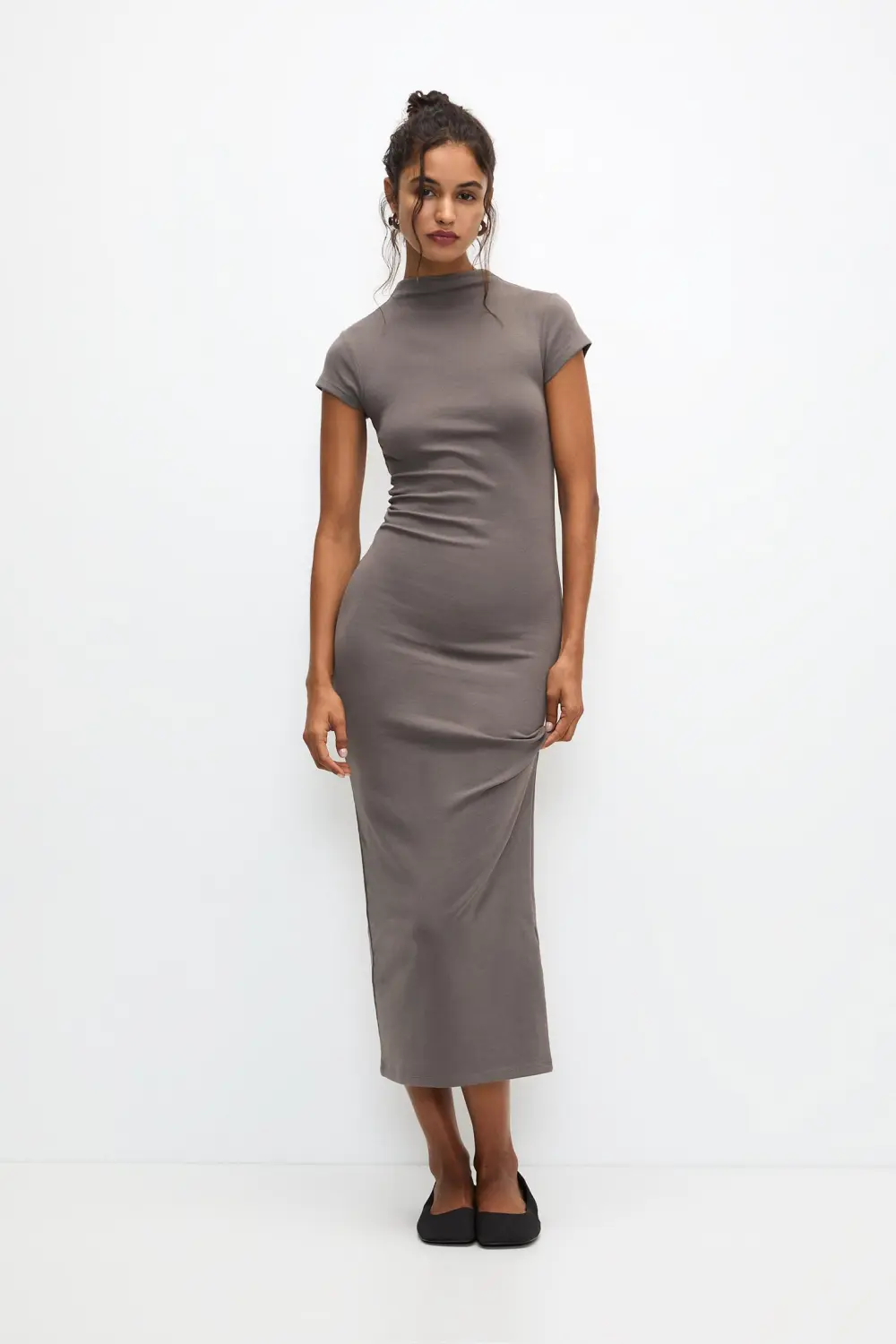 Vestido midi cuello perkins