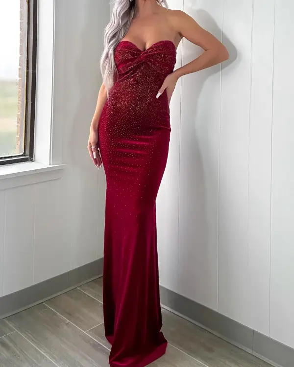 Dazzle Velvet Dress - Red