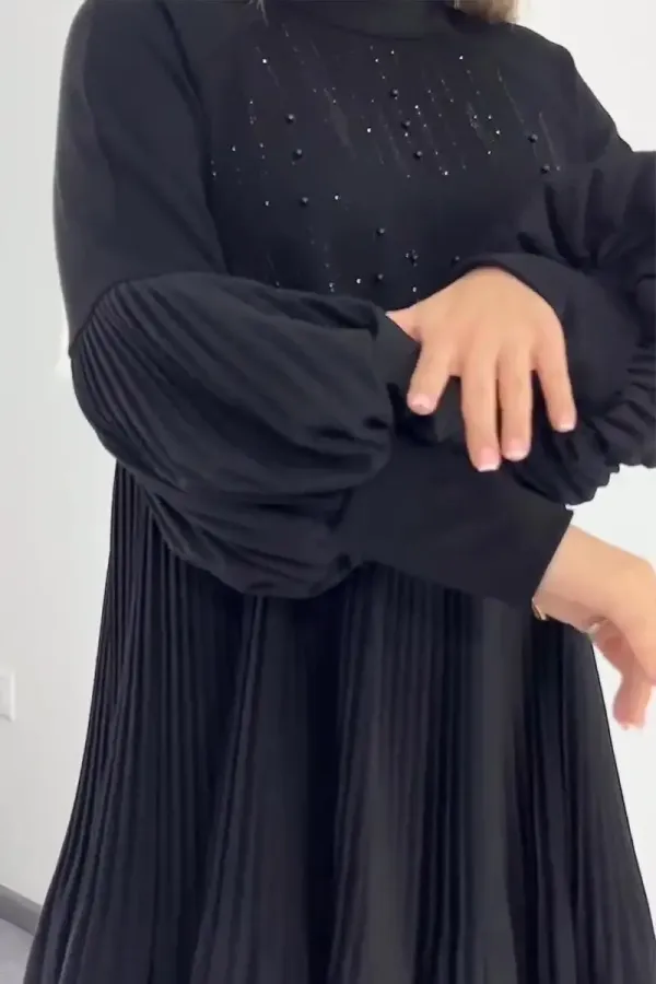 Women's Round Neck Lantern Sleeve Rhinestone Pleated Dress