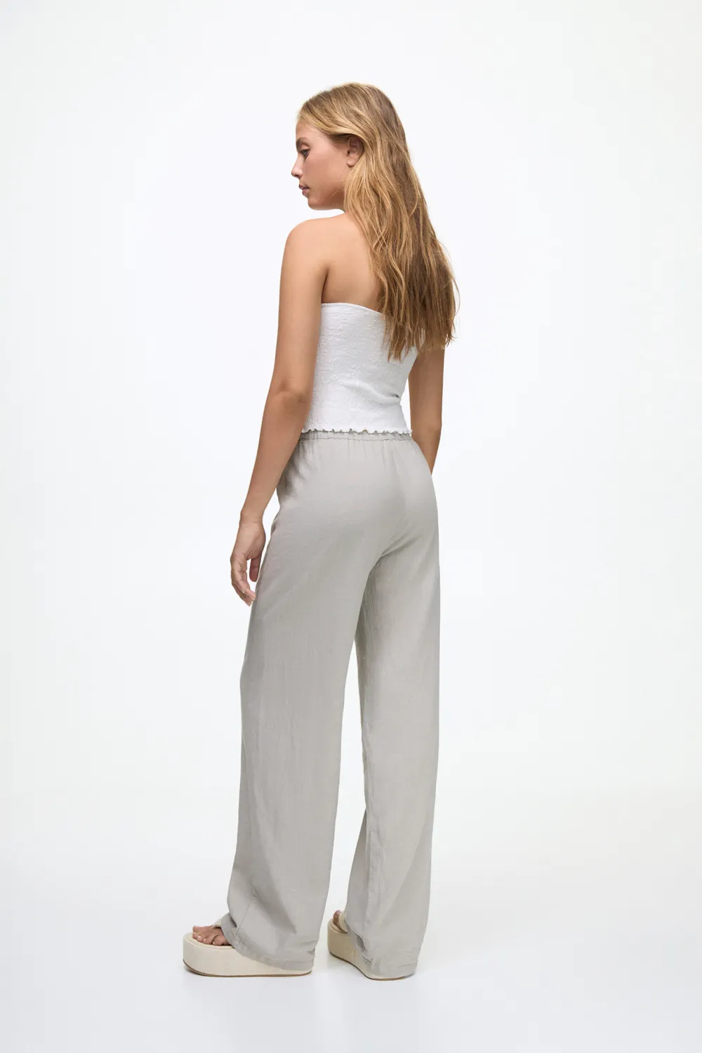 Pantalón fluido con lino