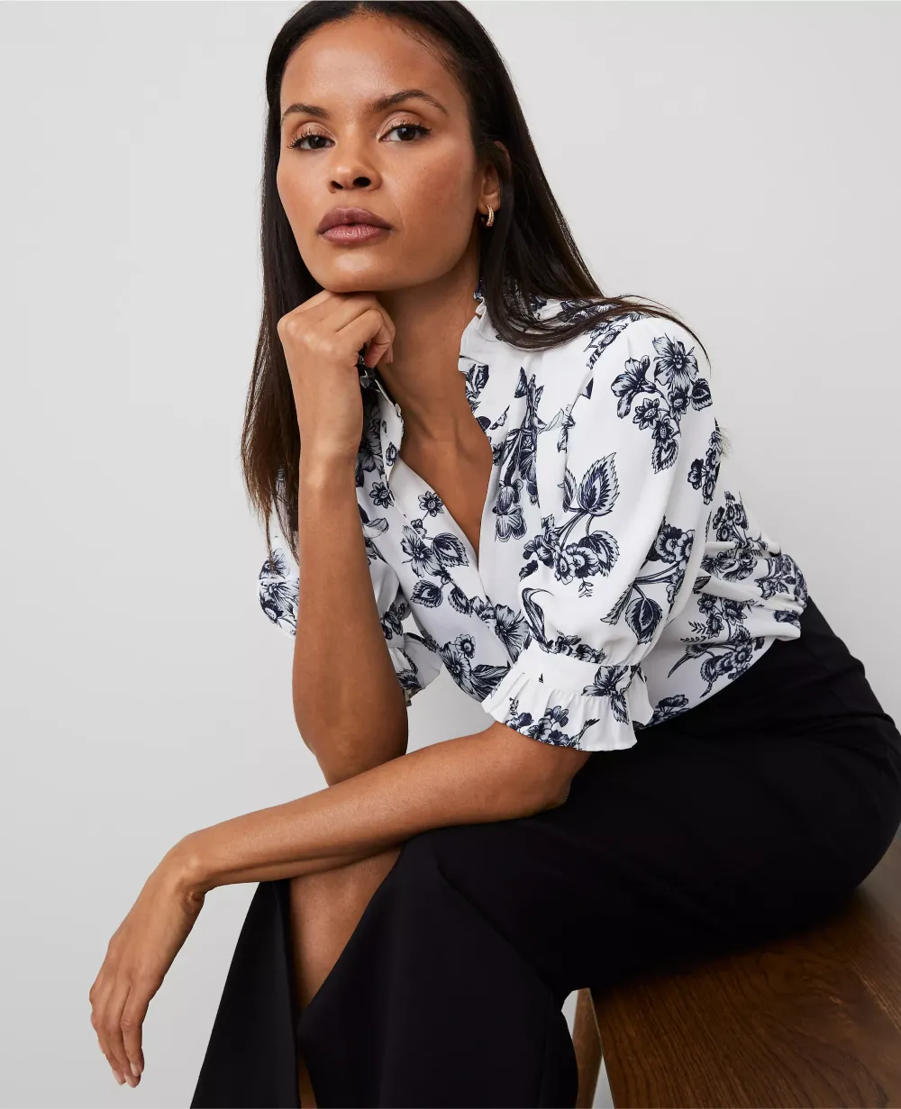 Toile Silky Ruffle Collar Blouse