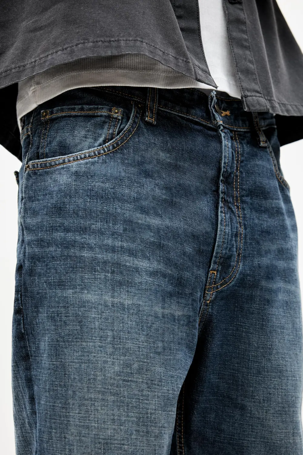 Loose flared jeans