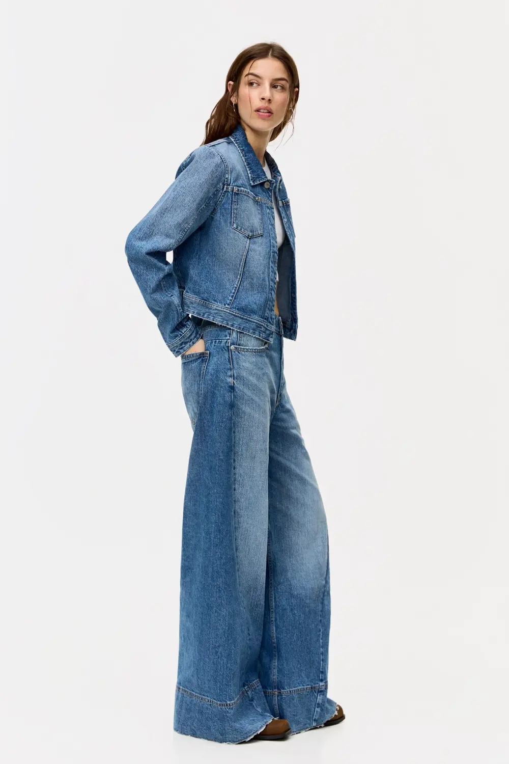 Jeans super wide leg trabilla trasera