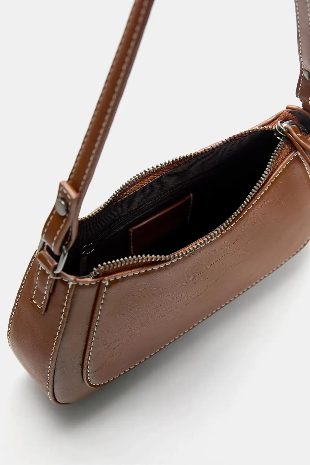 Bolso de hombro costuras
