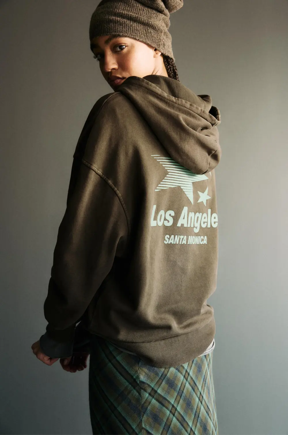 Sudadera capucha boxy estrellas