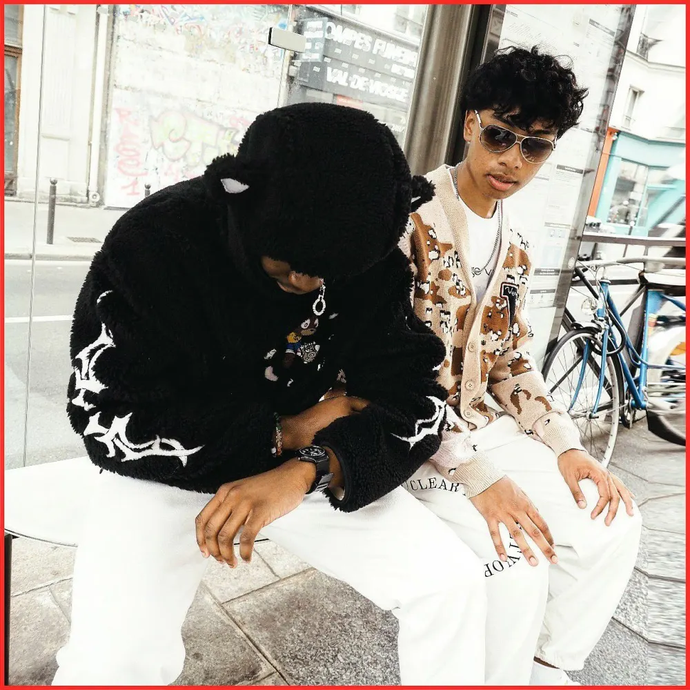 Beige Sweater Renaissance Street Wear Fashion Printing Seasonal Trend Special Design