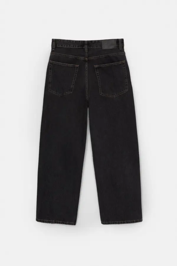 Loose baggy jeans