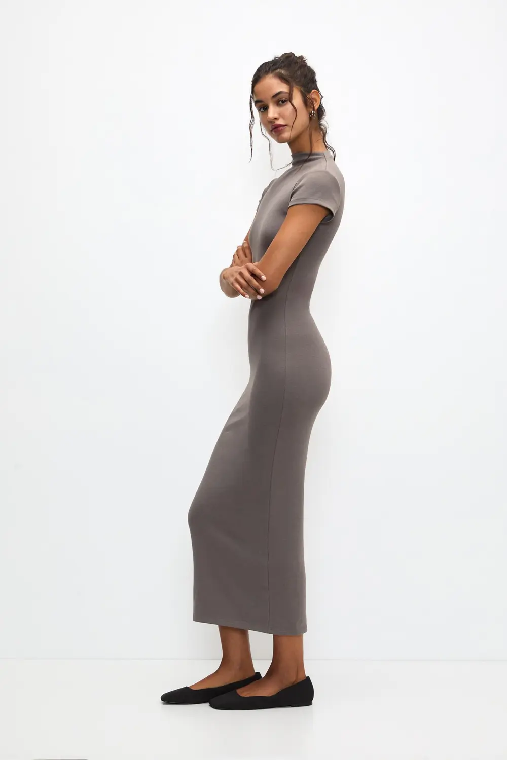 Vestido midi cuello perkins