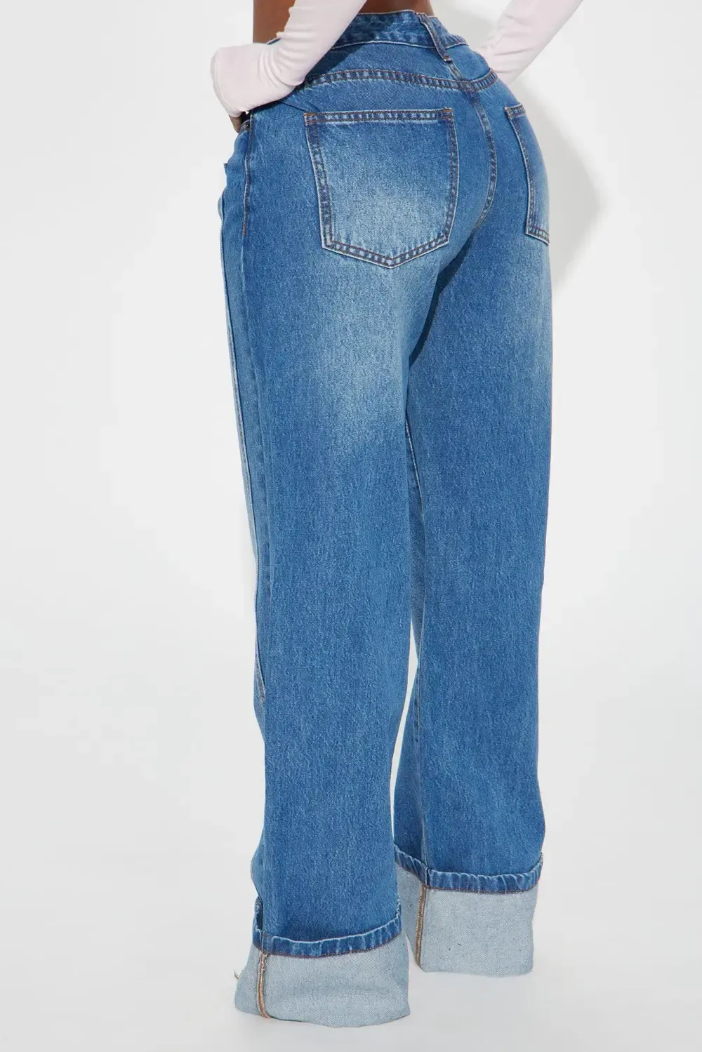 Feel The Rush Seamed Cuff Wide Leg Jeans - Medium Wash