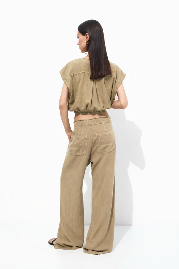 Pantalón fluido desflecado con lino