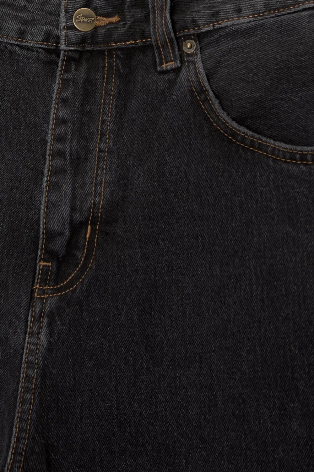 Loose baggy jeans