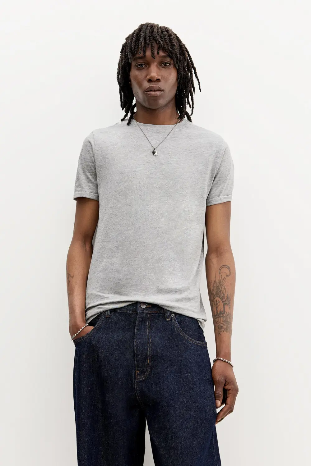 Basic muscle fit T-shirt