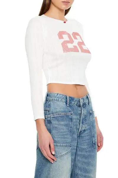22 Graphic Cropped Tee