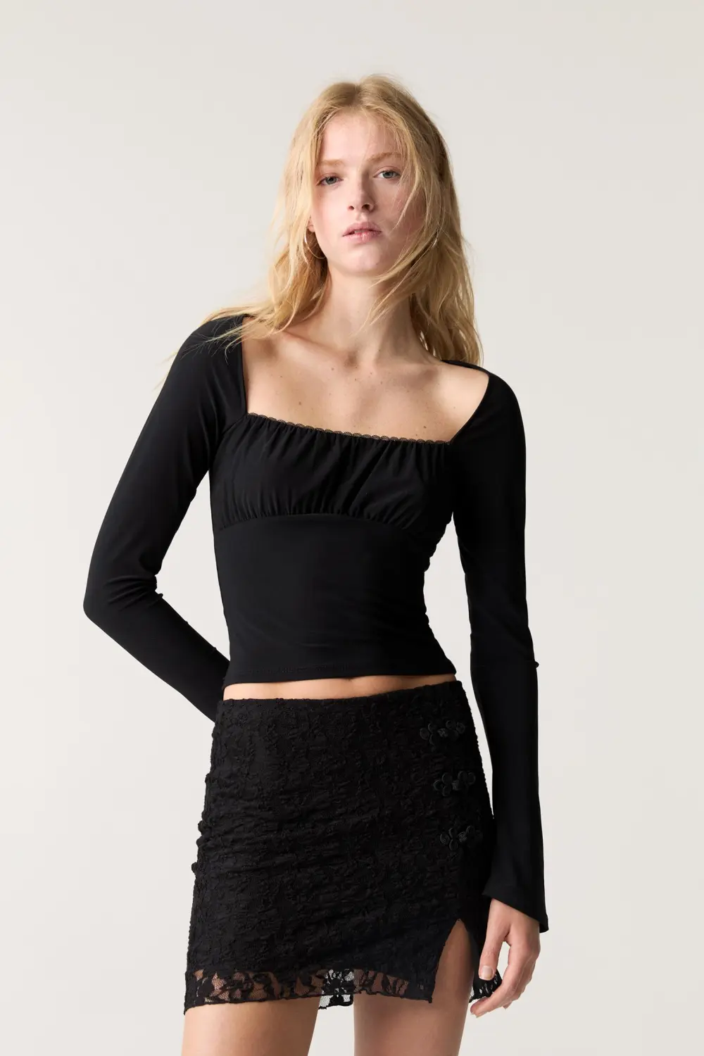 Long sleeve balconette top