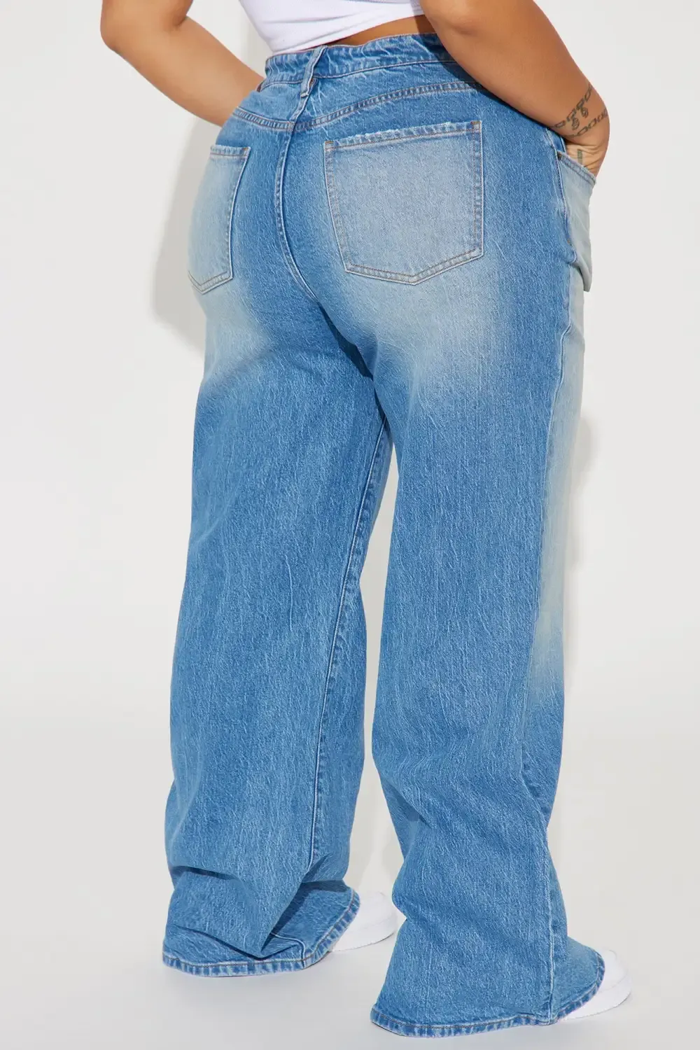 Lakewood Mid Rise Loose Jeans - Medium Wash