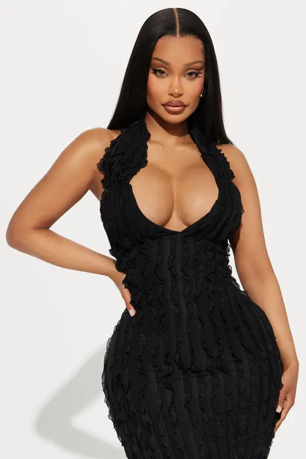 Ivy Textured Maxi Dress - Black