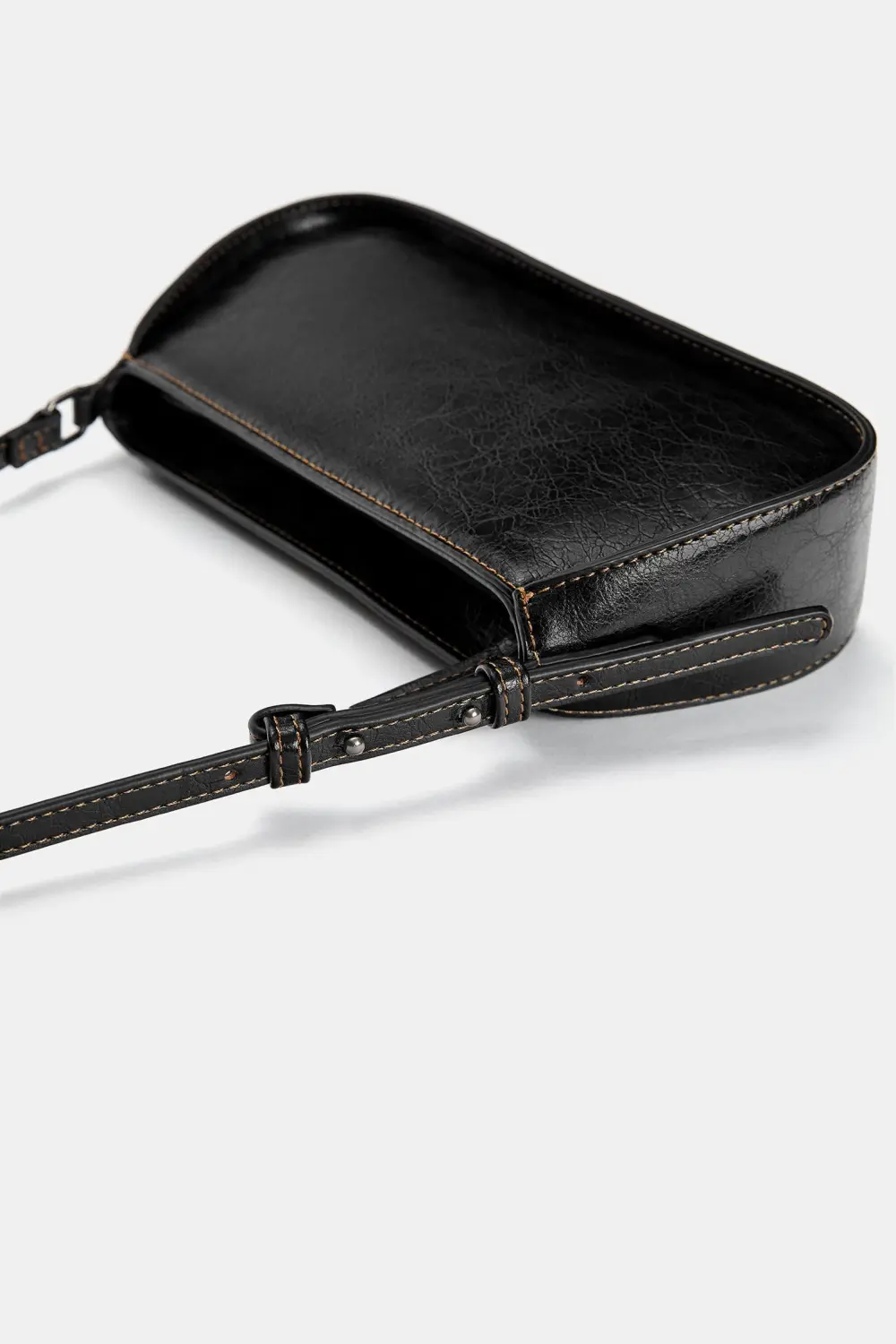 Bolso de hombro costuras