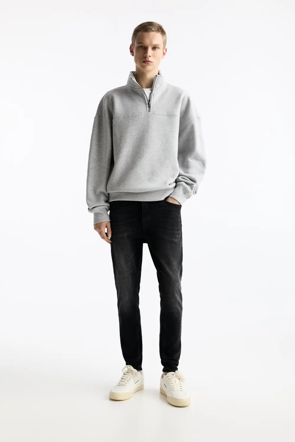 Washed carrot-fit jeans