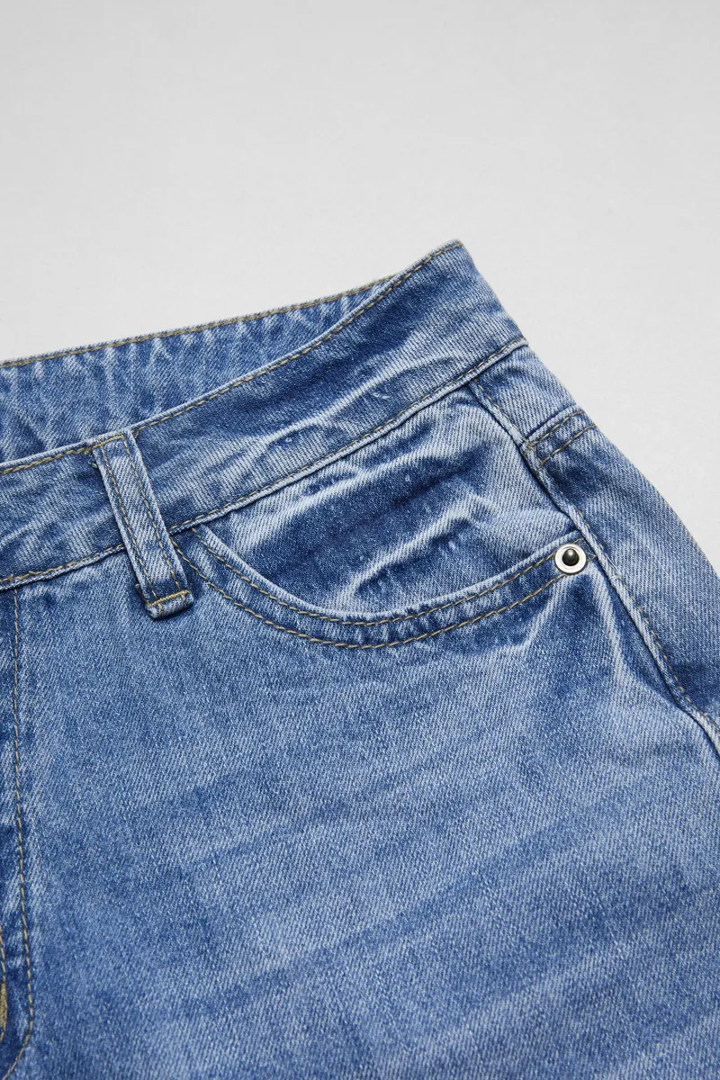 Wash Ripped Raw Hem Mid Rise Crop Jeans