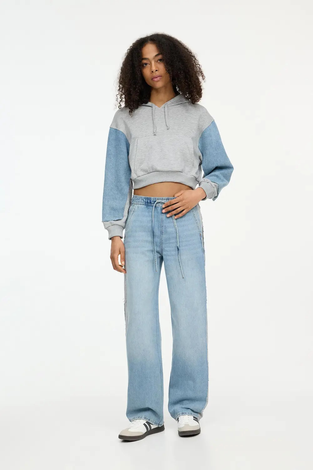 Sudadera cropped mangas vaqueras