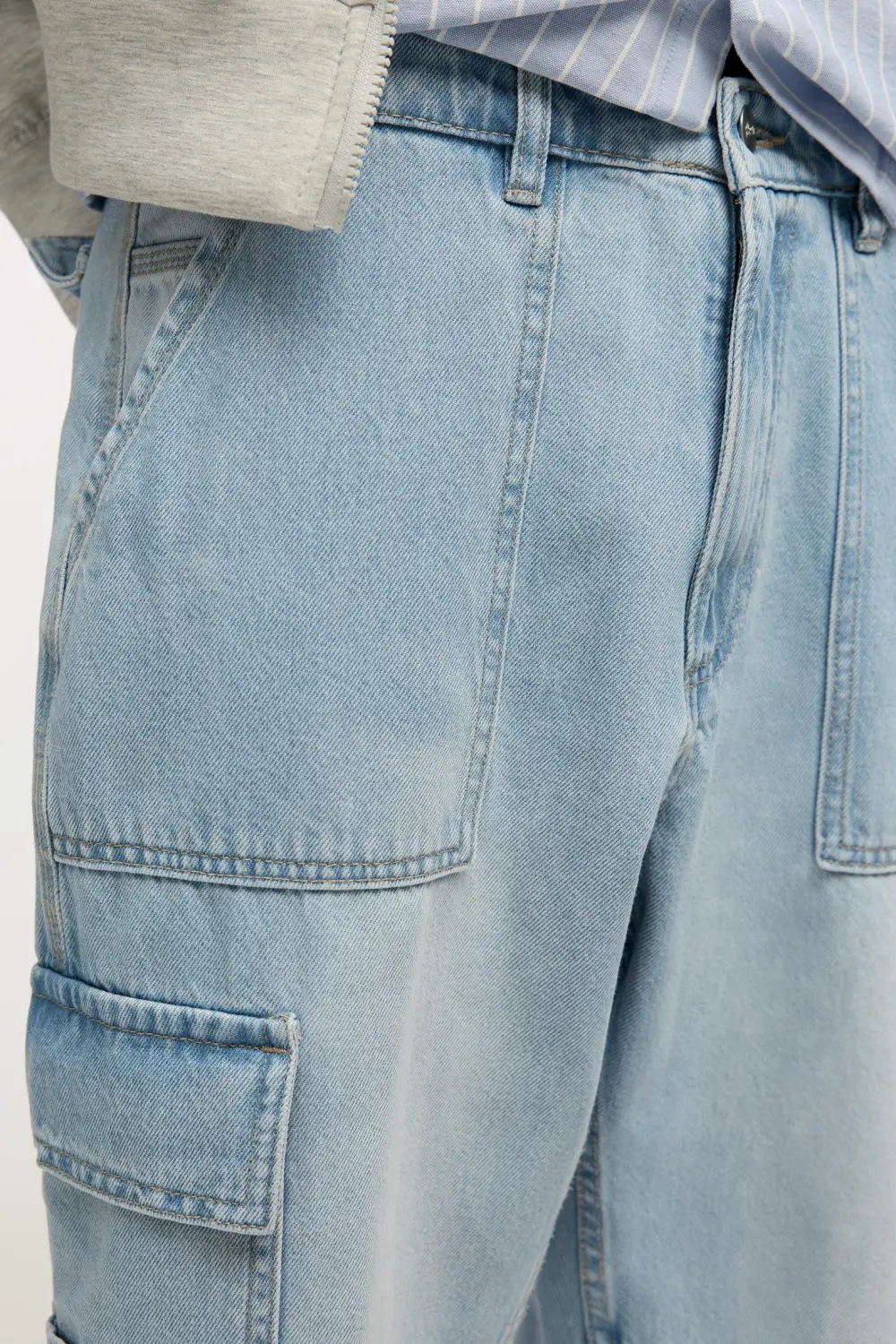 Straight-leg cargo jeans