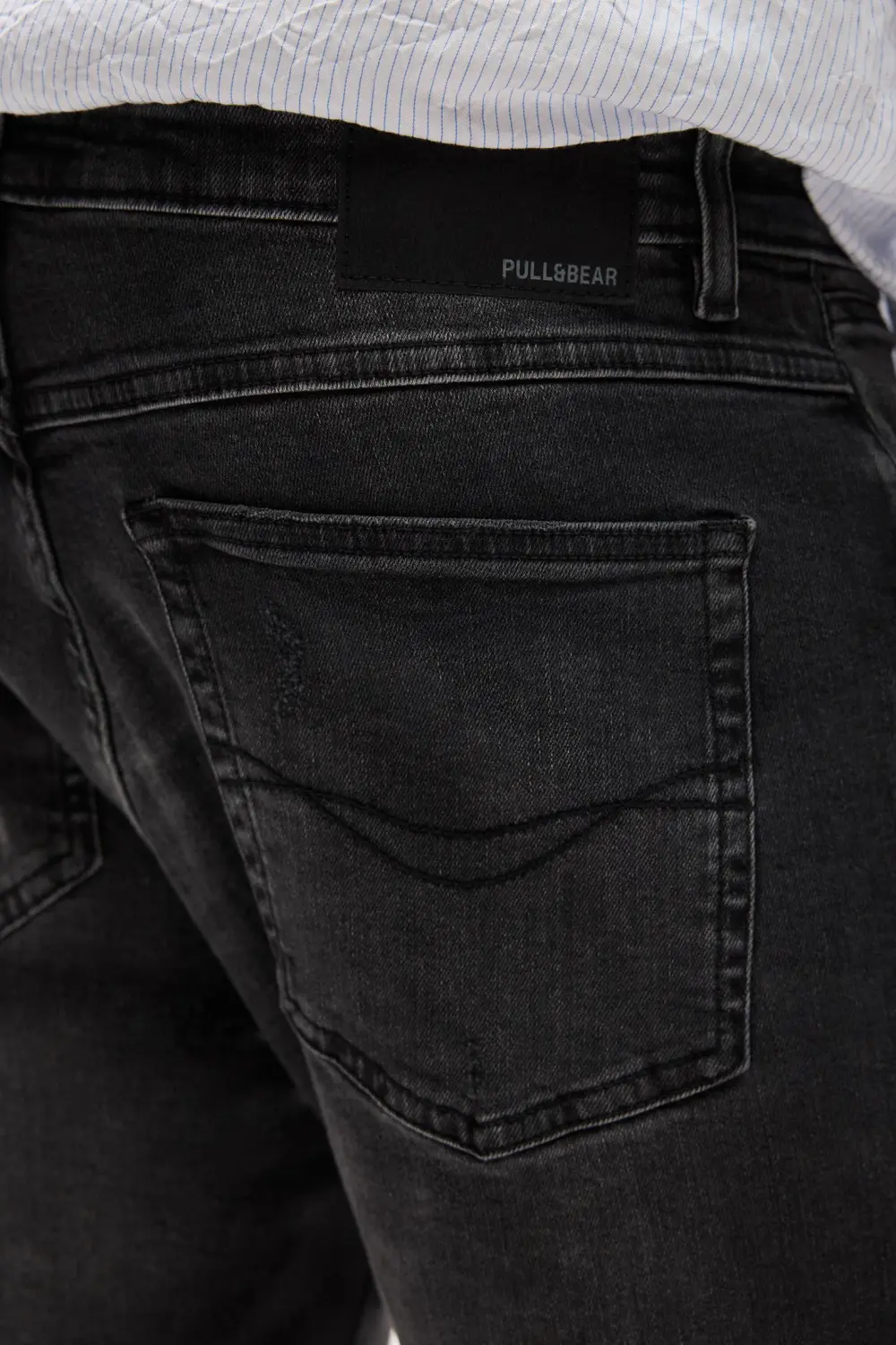 Ripped carrot fit jeans