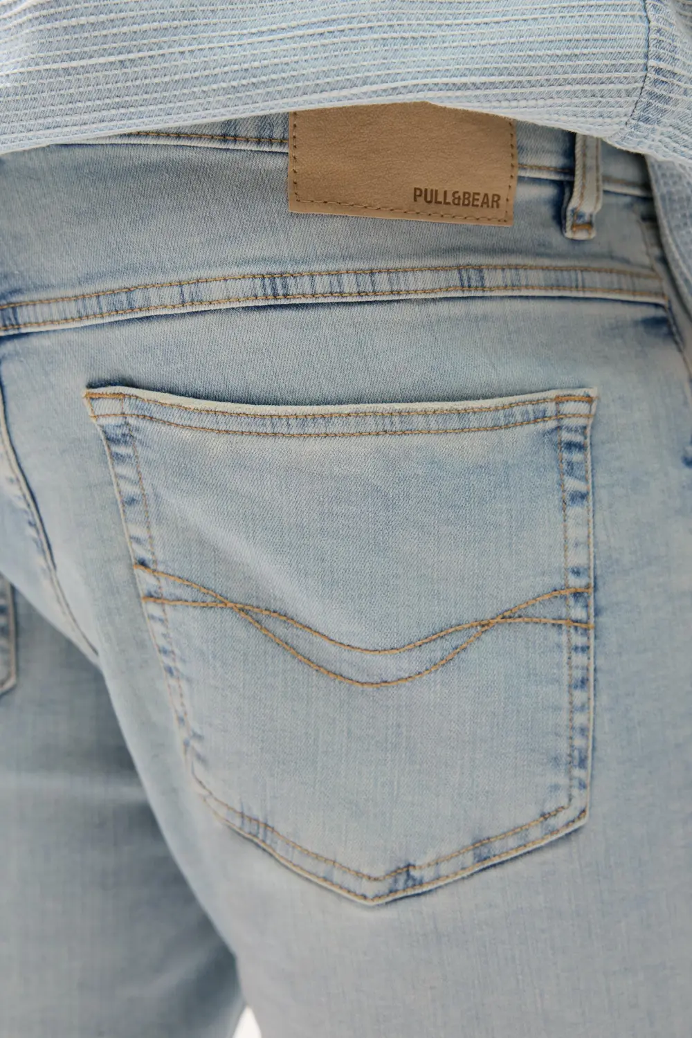Ripped carrot fit jeans