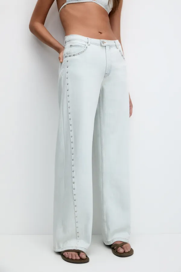 Jeans rectos tachas