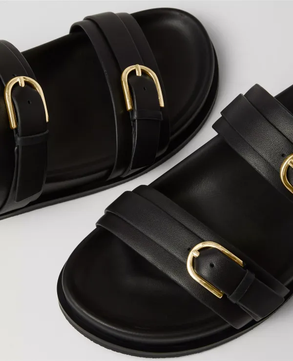 Weekend Collection Buckle Leather Sandals