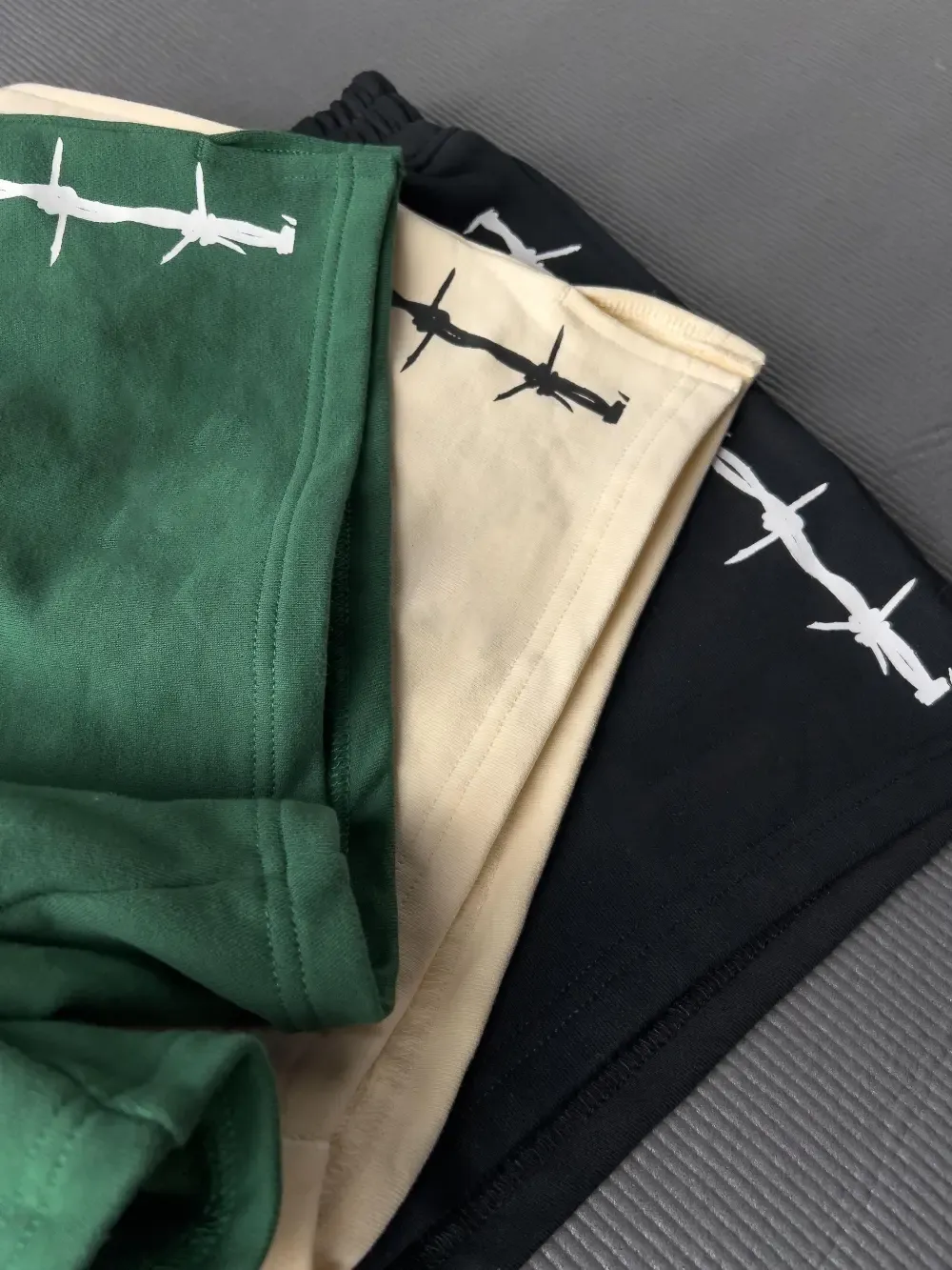 COTTON SHORTS (MID THIGH CUT) BARBWIRE - BLACK / WHITE