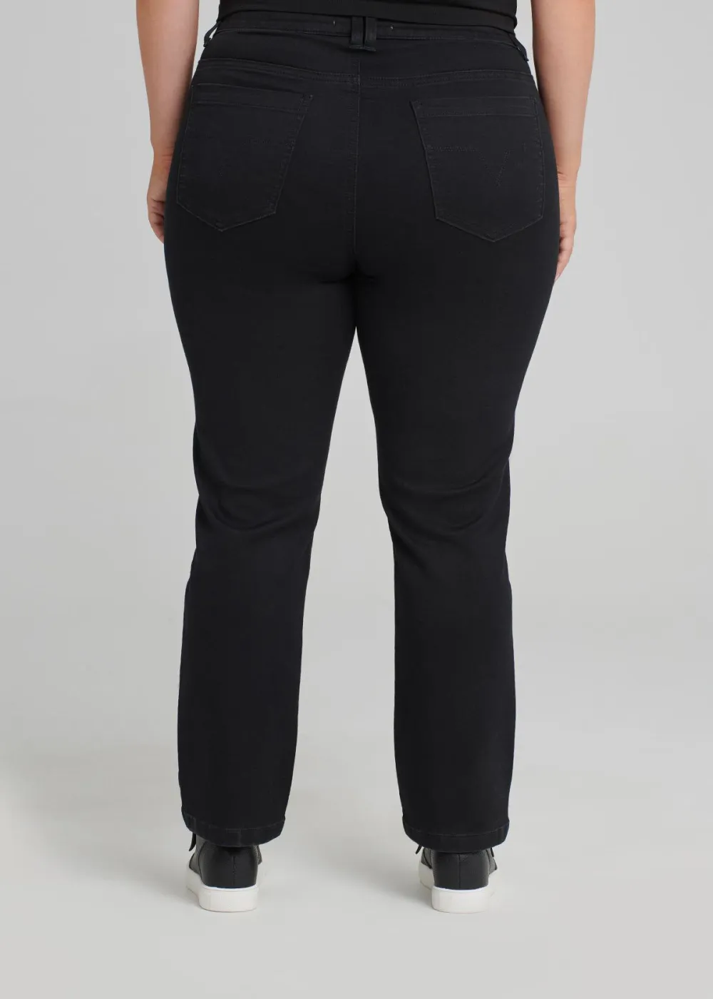 The Petite Luxe Looker Jean