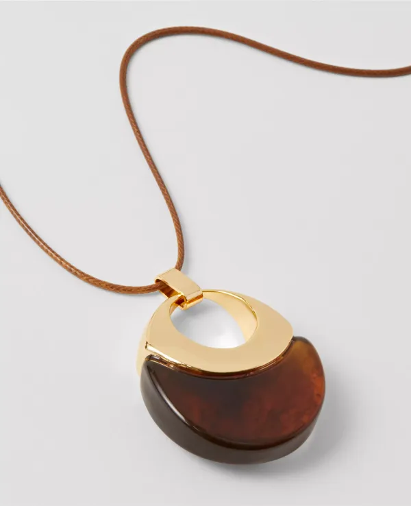 Tortoiseshell Print Pendant Necklace