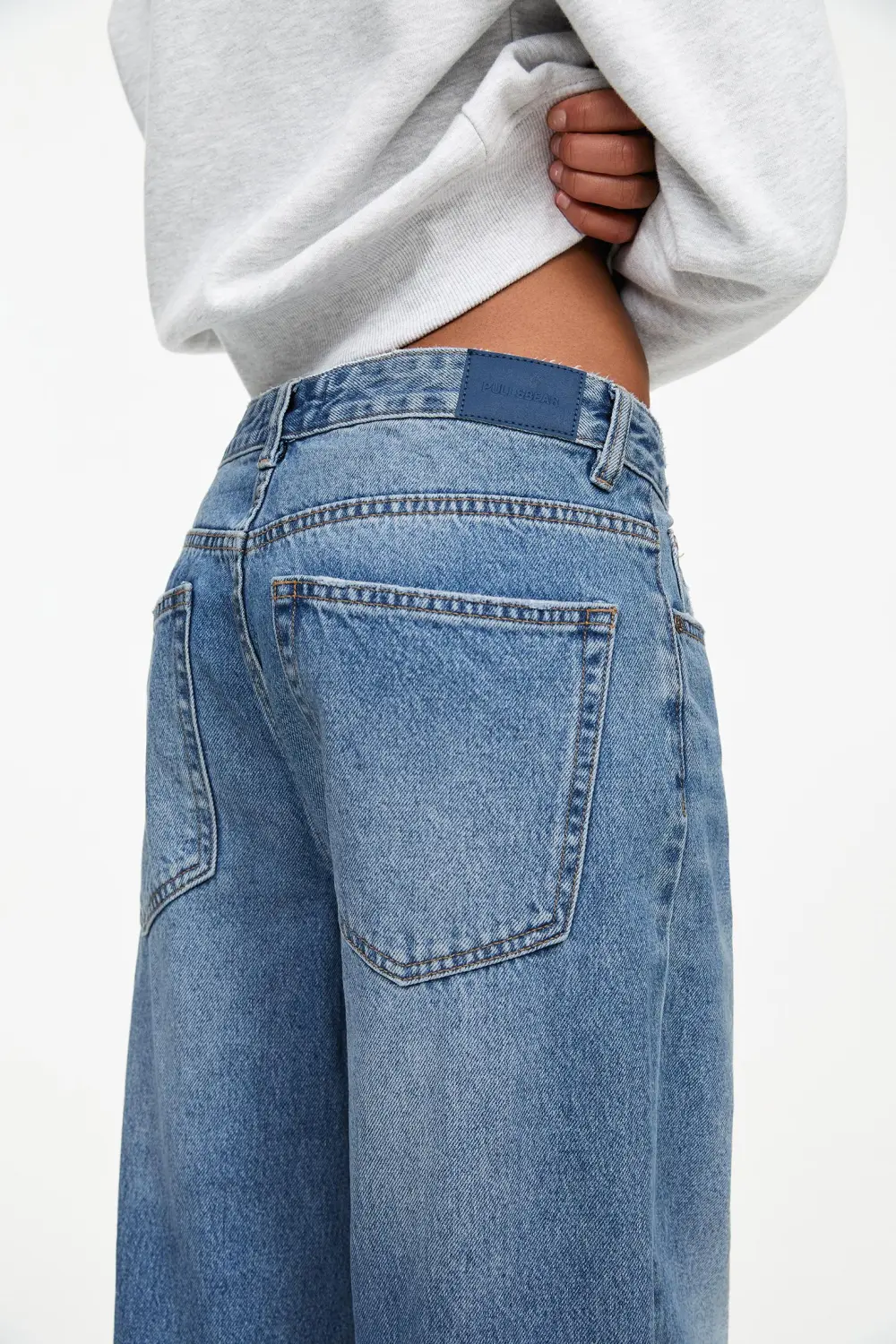 Jeans baggy rectos vuelta bajo