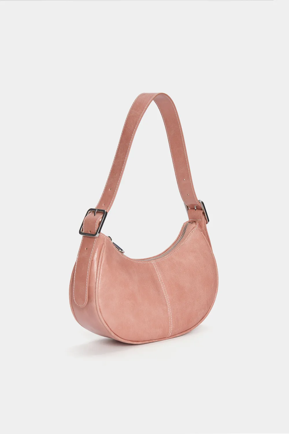 Bolso de hombro desgastado
