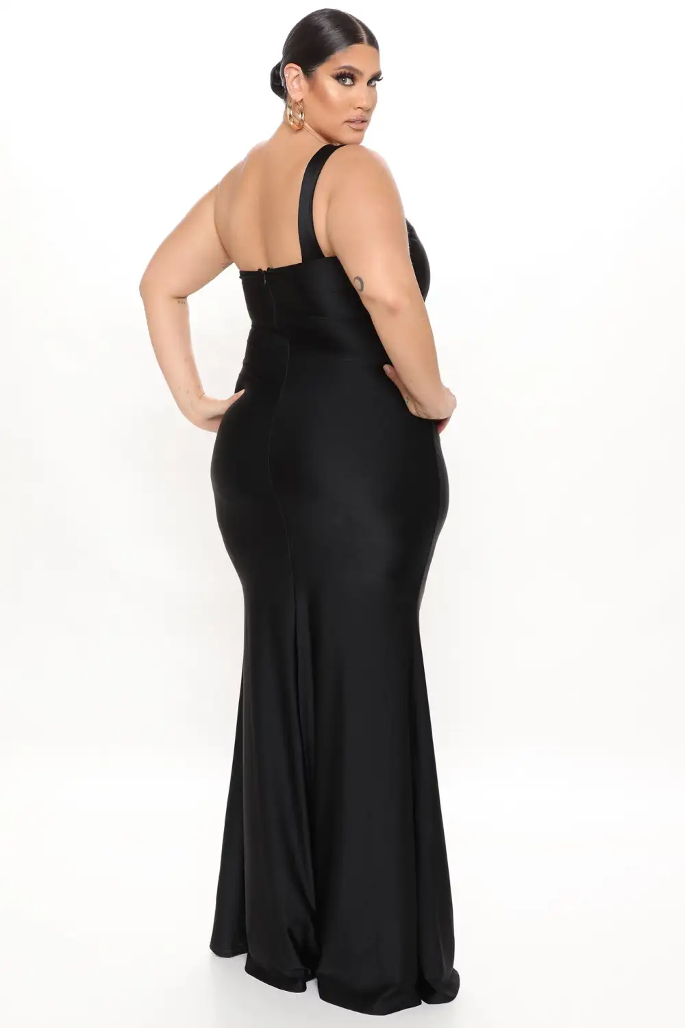 Calling You Over Maxi Dress - Black