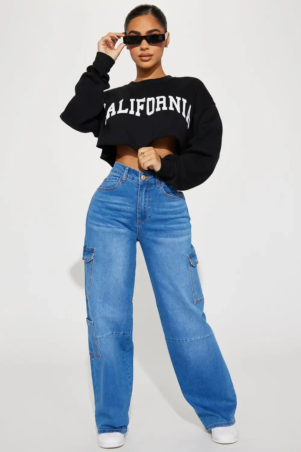 Take The High Road Cargo Jeans - Medium Wash