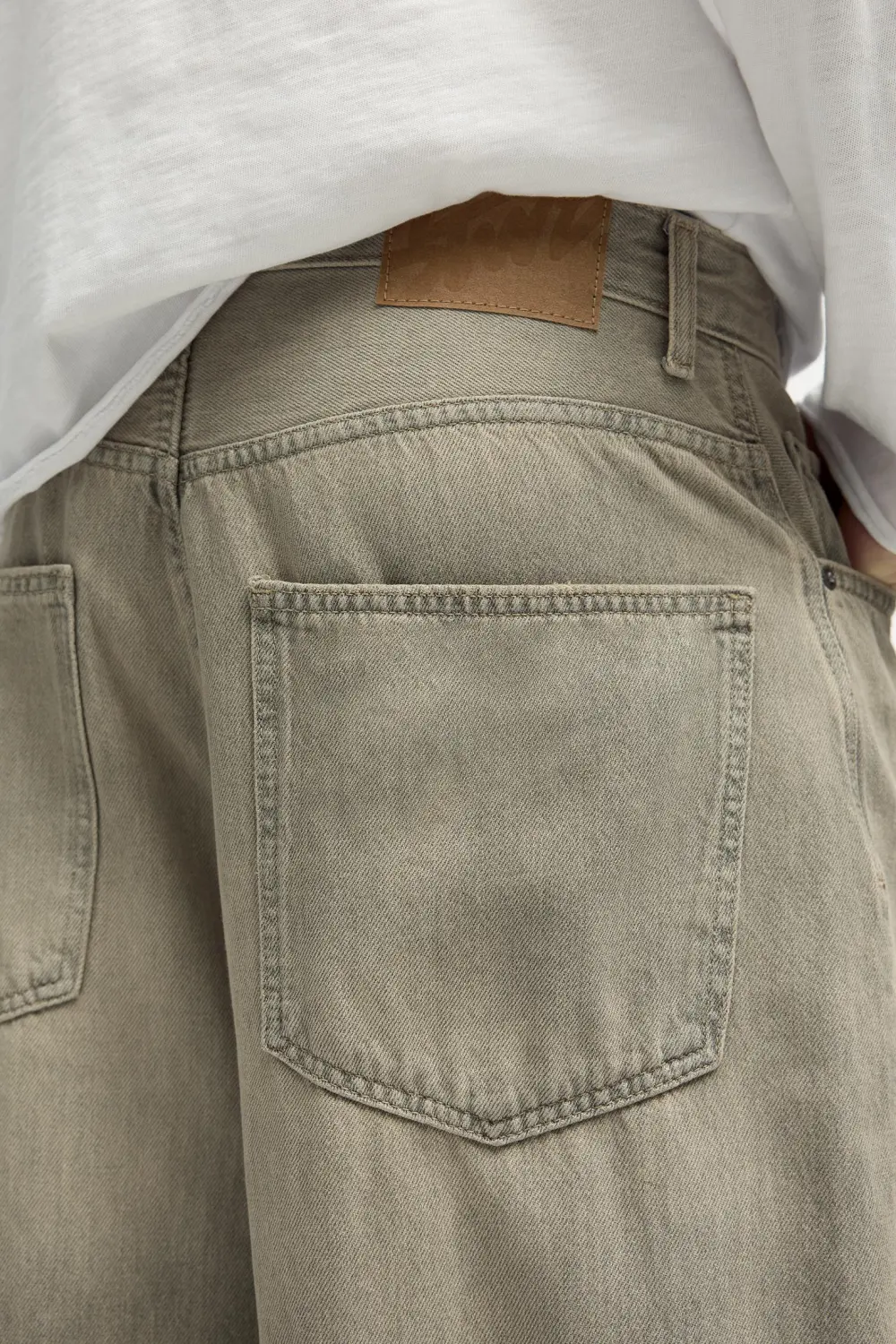 Super baggy washed finish jeans