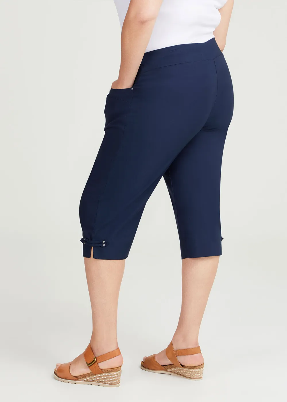 Editorial Essential Short