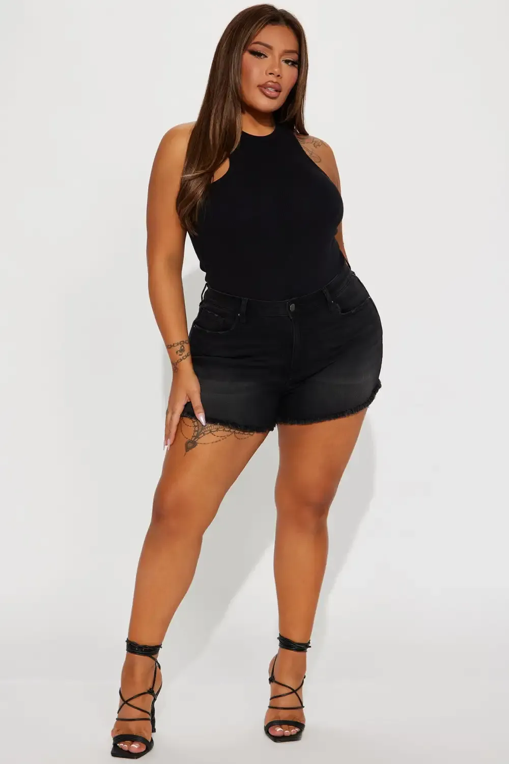 On The List Deluxe Stretch Cut Off Shorts - Black