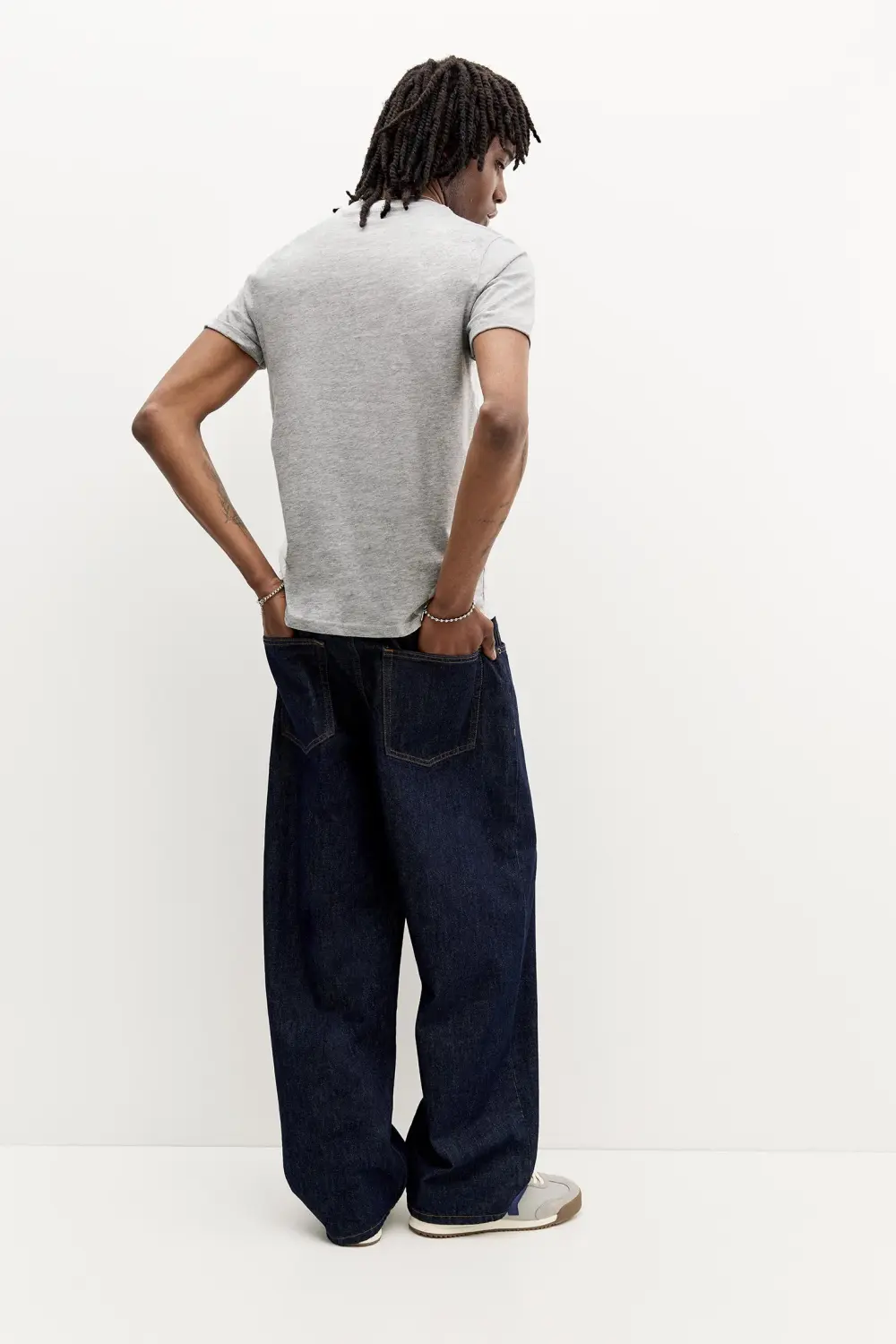 Basic muscle fit T-shirt