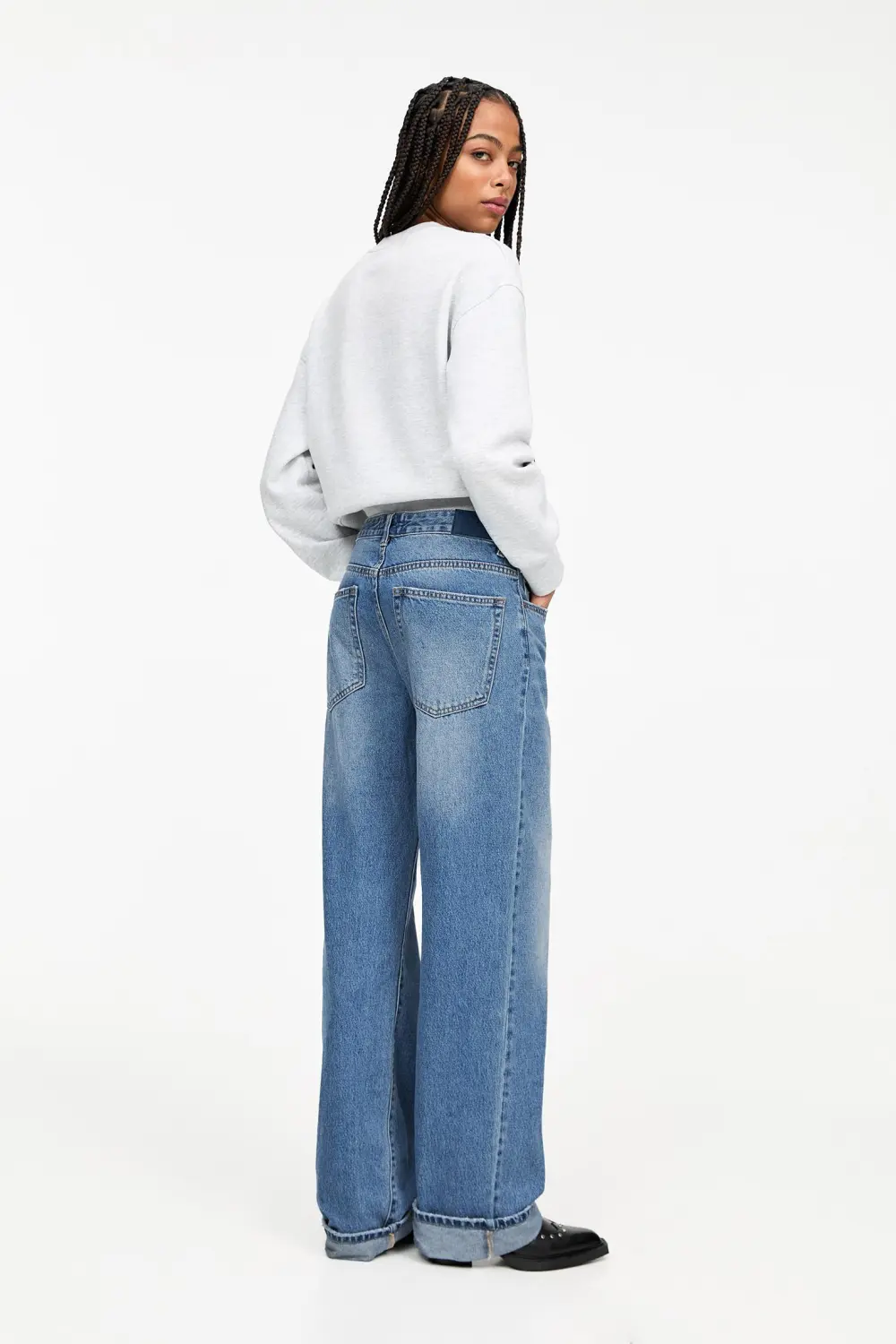 Jeans baggy rectos vuelta bajo