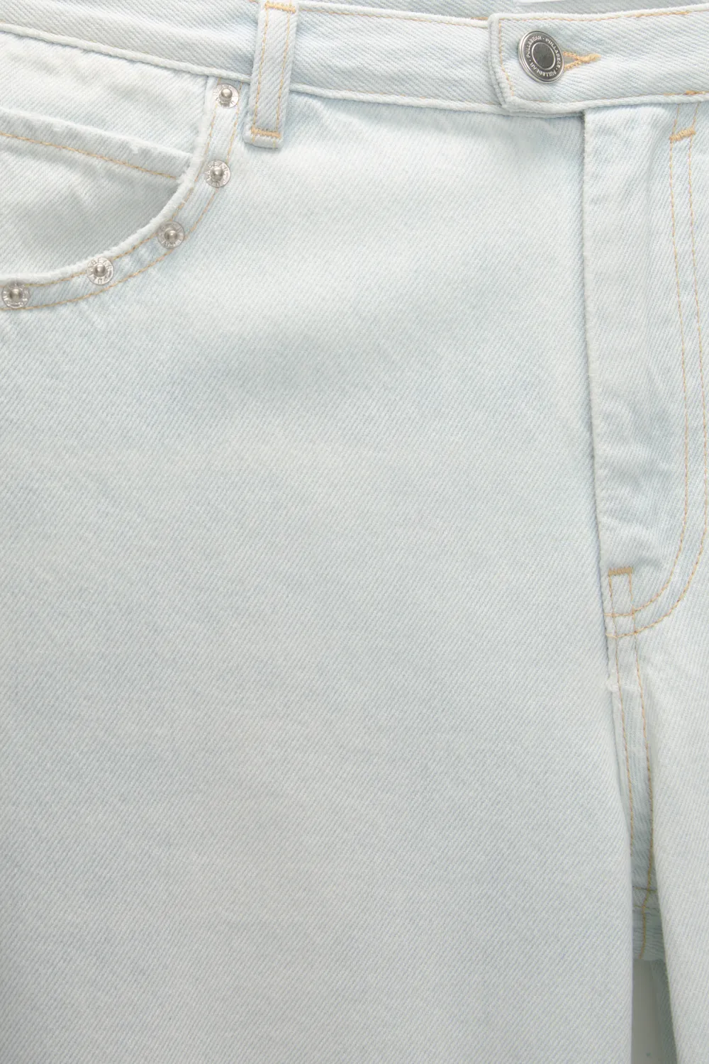 Jeans rectos tachas