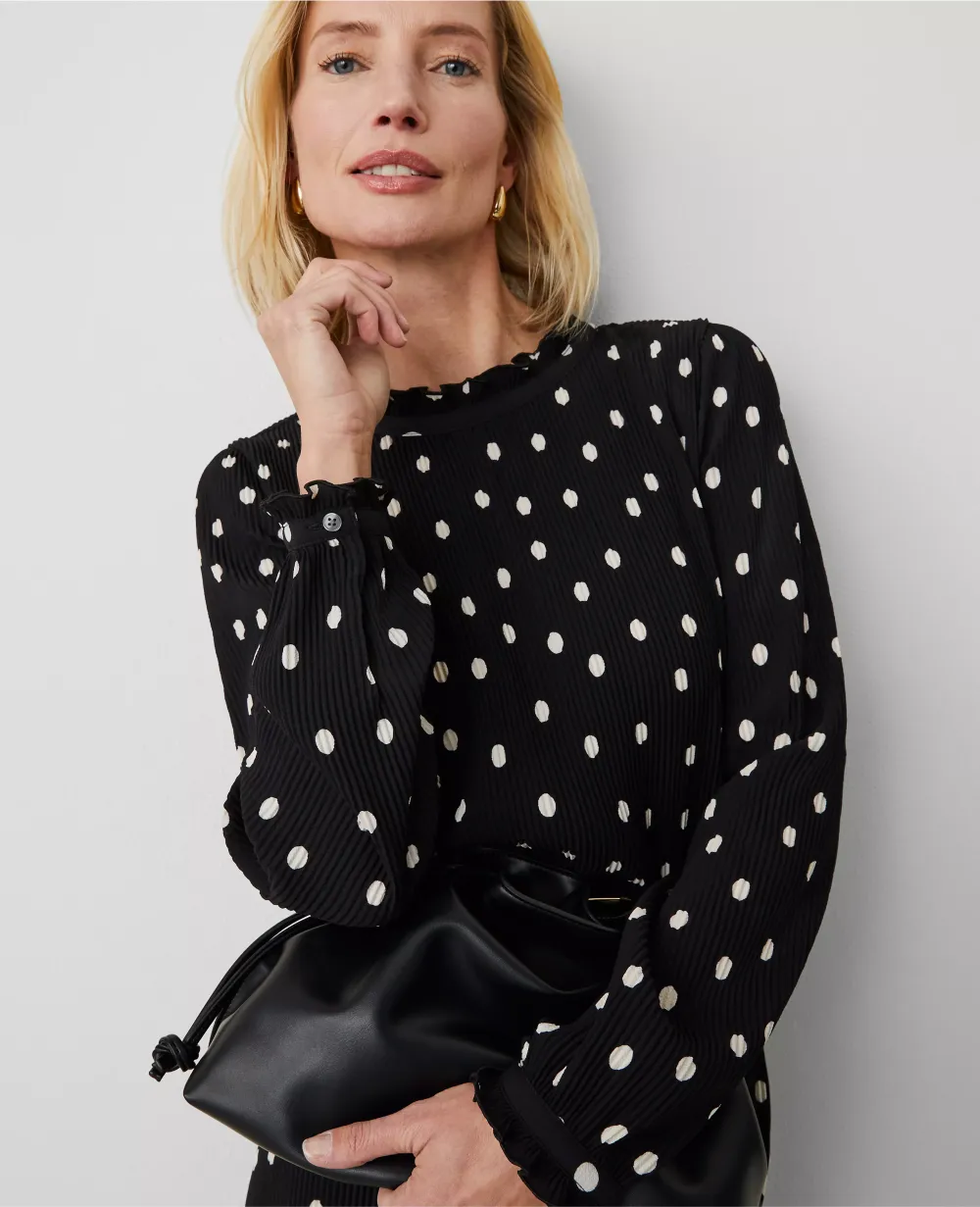 Dotted Ruffle Popover