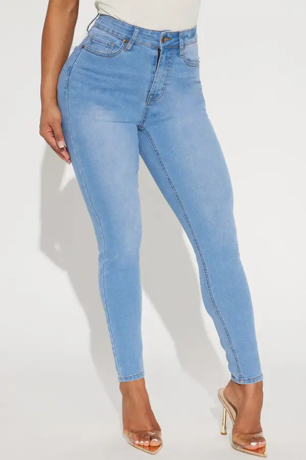 Vibe Check Curvy Stretch Skinny Jeans - Light Wash