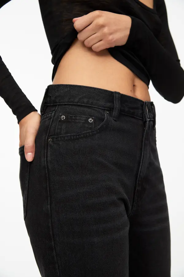 Jeans mom tiro alto