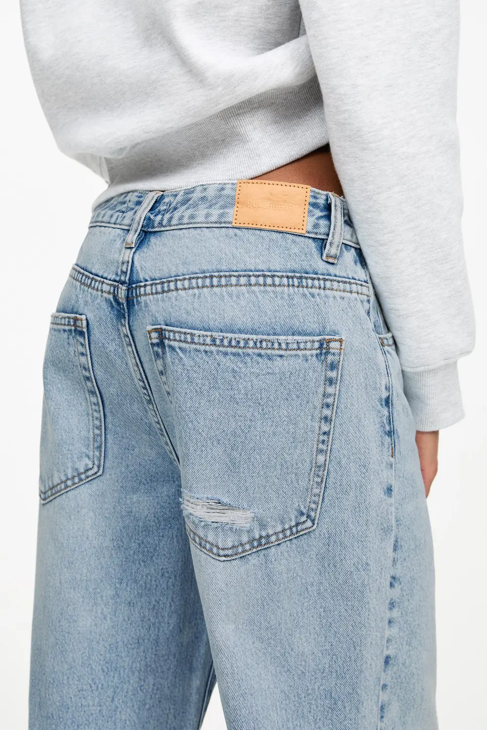 Jeans baggy rectos vuelta bajo