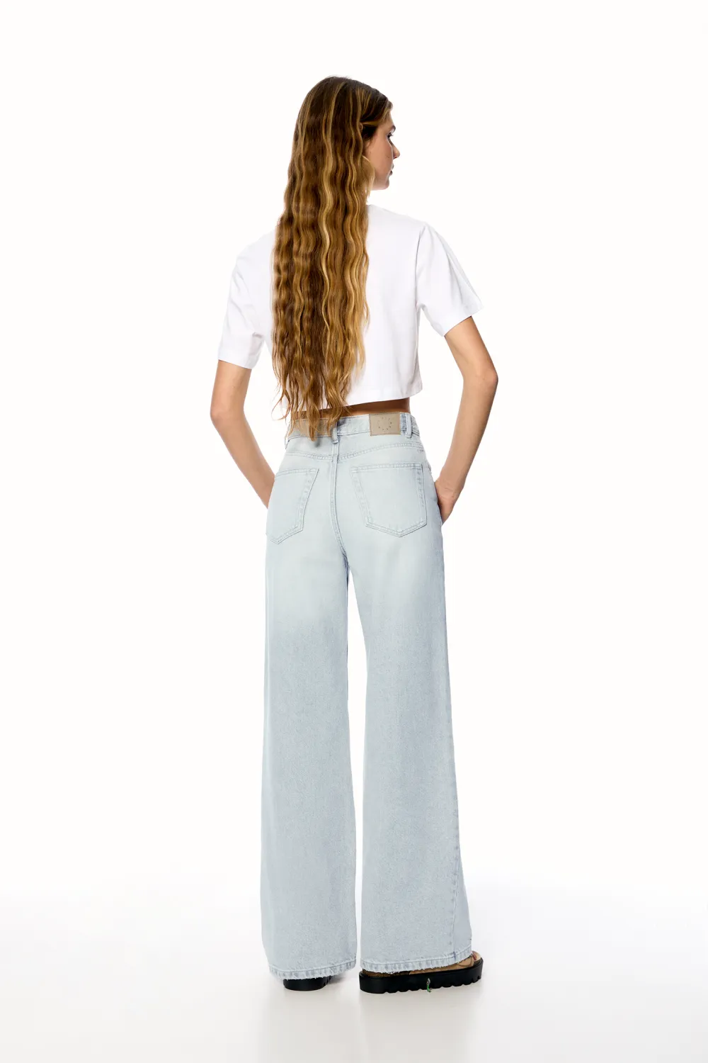 Jeans wide leg tiro alto